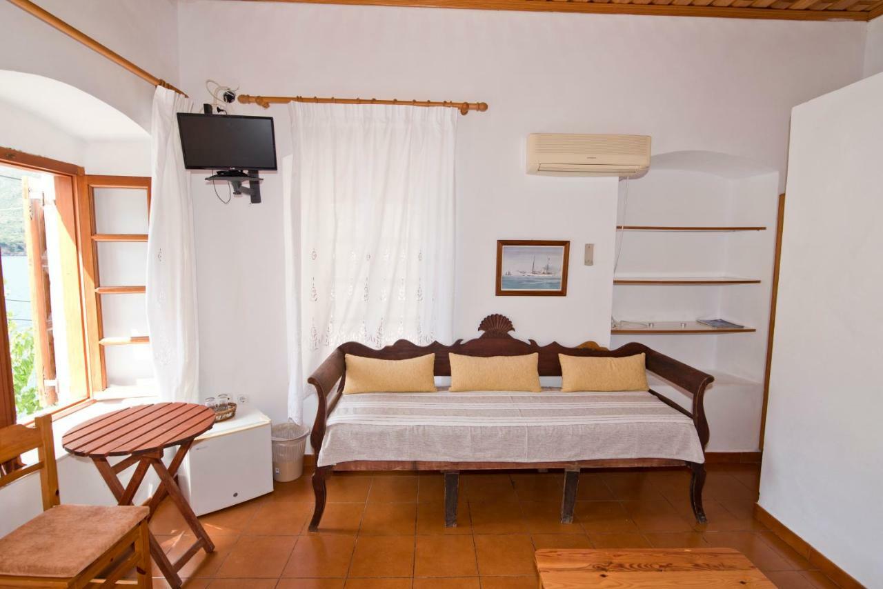 Hotel Mouragio Kyparíssion Zewnętrze zdjęcie