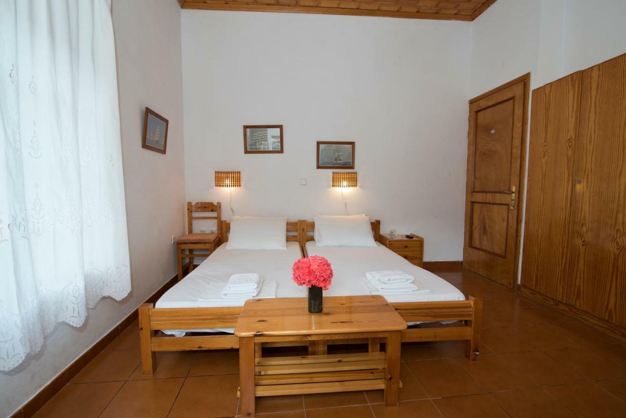 Hotel Mouragio Kyparíssion Zewnętrze zdjęcie